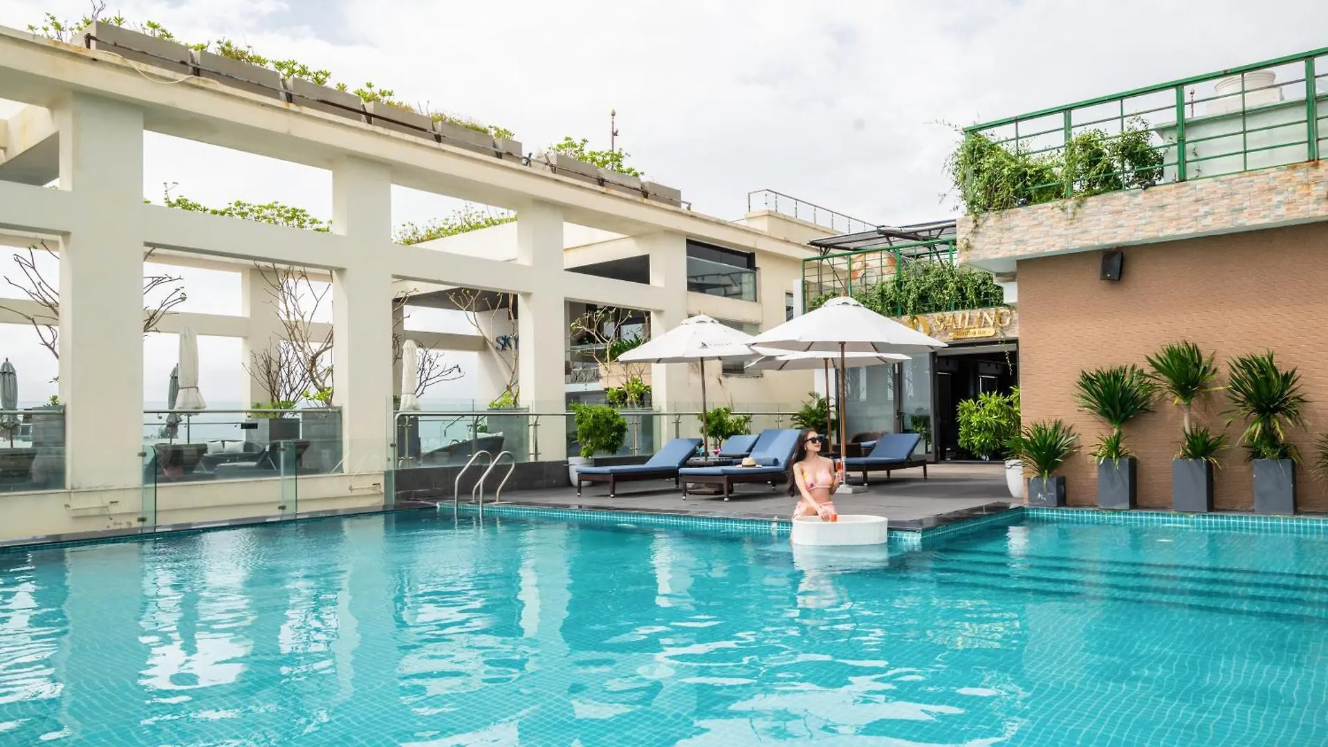 Canvas Danang Beach Hotel Da Nang