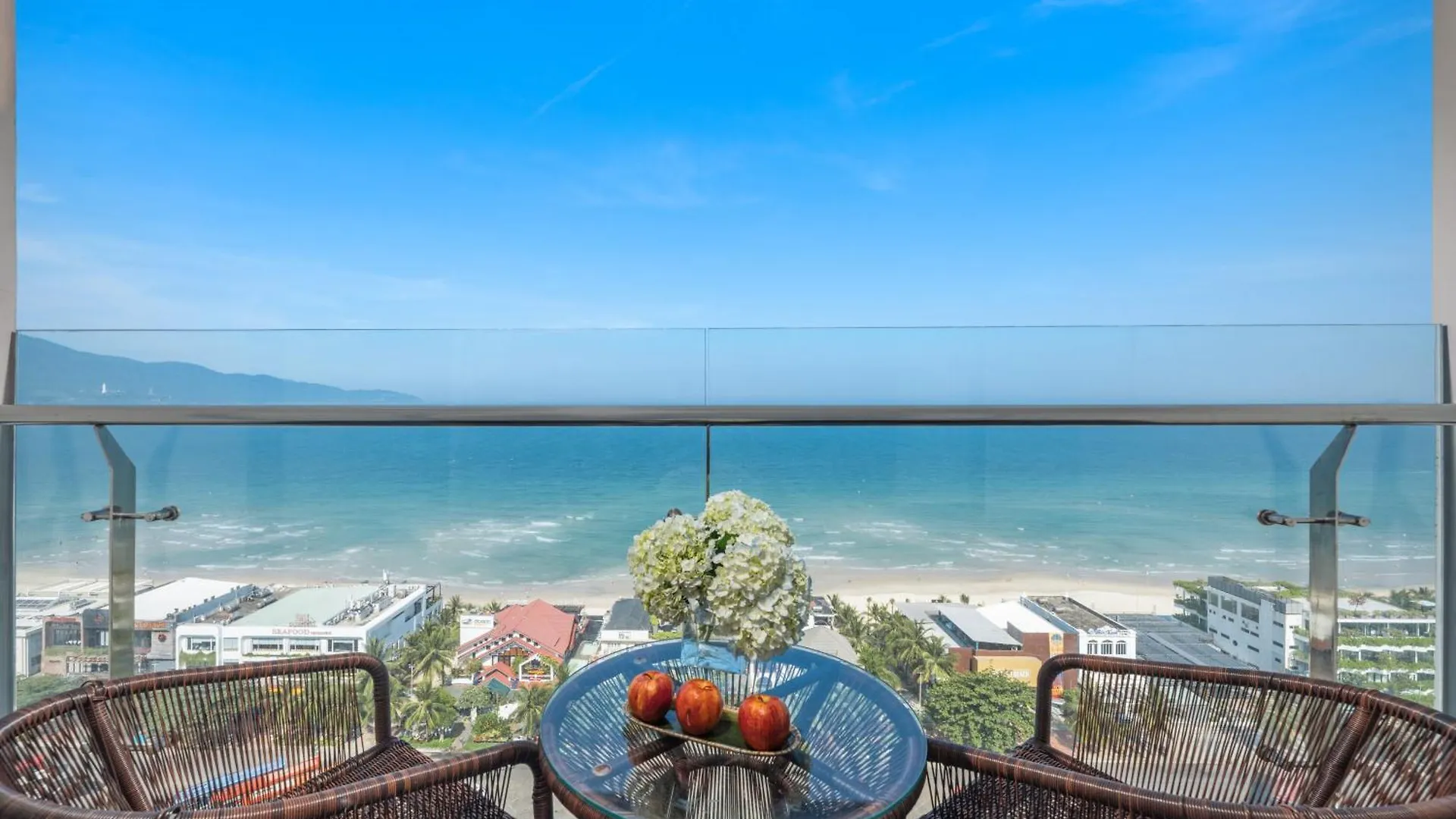 Canvas Danang Beach Hotel Da Nang