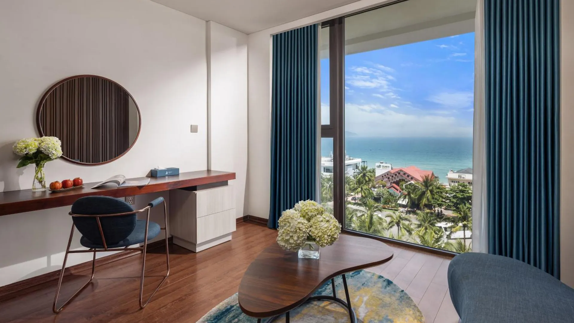 Canvas Danang Beach Hotel Da Nang